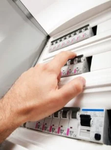 תקן כיבוי בלוח חשמל